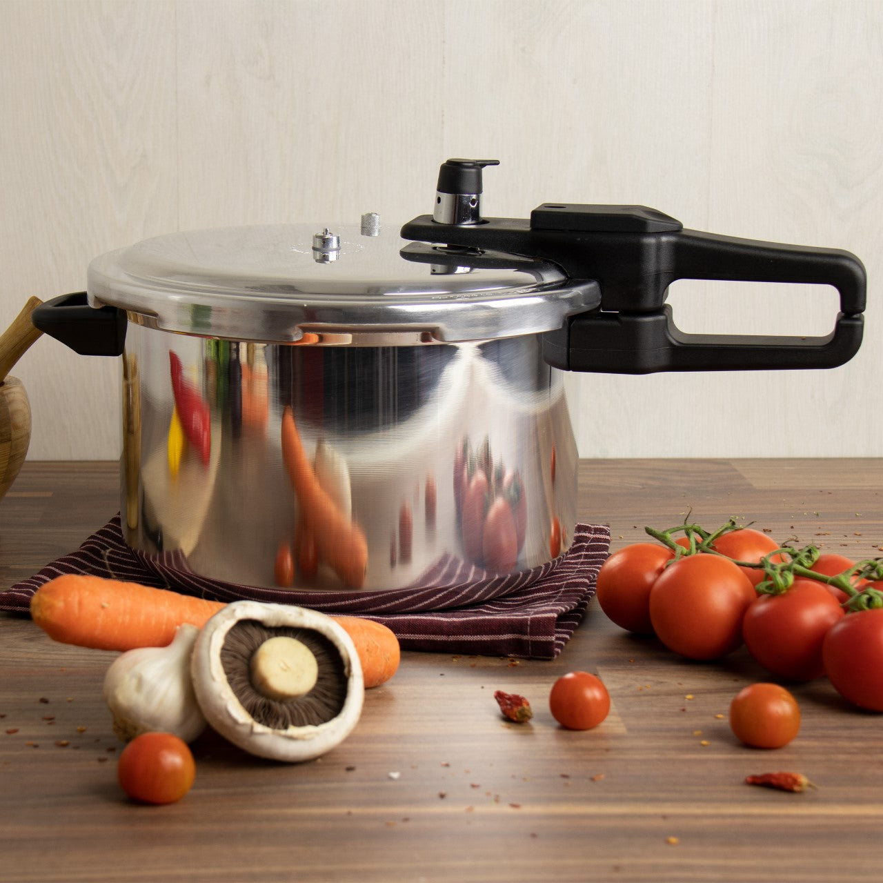 SQ Professional Aluminium Pressure Cooker 4 Litre 10046 (Big Parcel Rate)